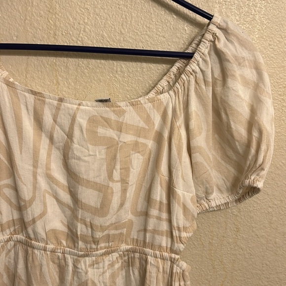 Sincerely Jules Women Short Sleeve Geometrical Pattern Tan Dress Cutout Size Sm - Picture 2 of 7